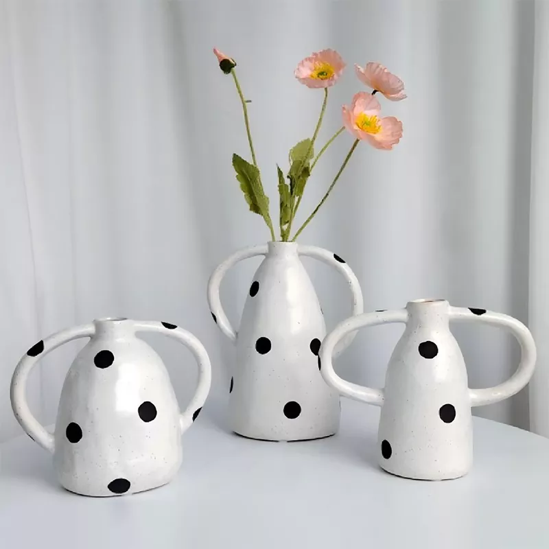 Polka Dot Stoneware ပန်းအိုး Polka Dot Stoneware ပန်းအိုး
